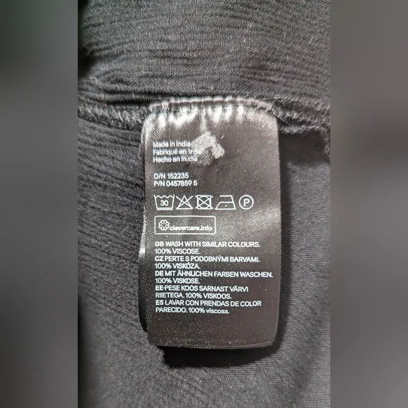 L.O.G.G. Label of Graded Goods H&M Women's V-Neck Blouse Black - Picture 4 of 4